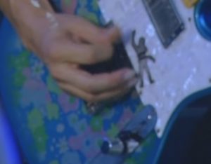 桜井和寿のブルーフラワーギター2