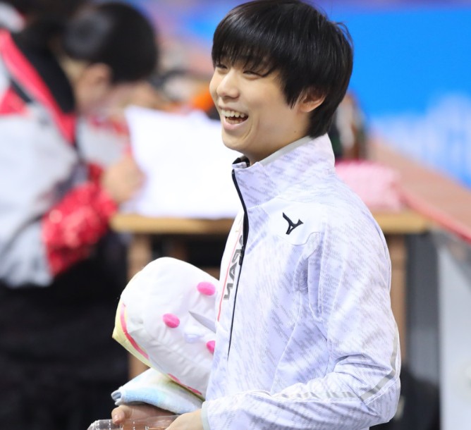 羽生結弦 くまのプーさん ケーキ ティッシュカバー○ディズニー レア